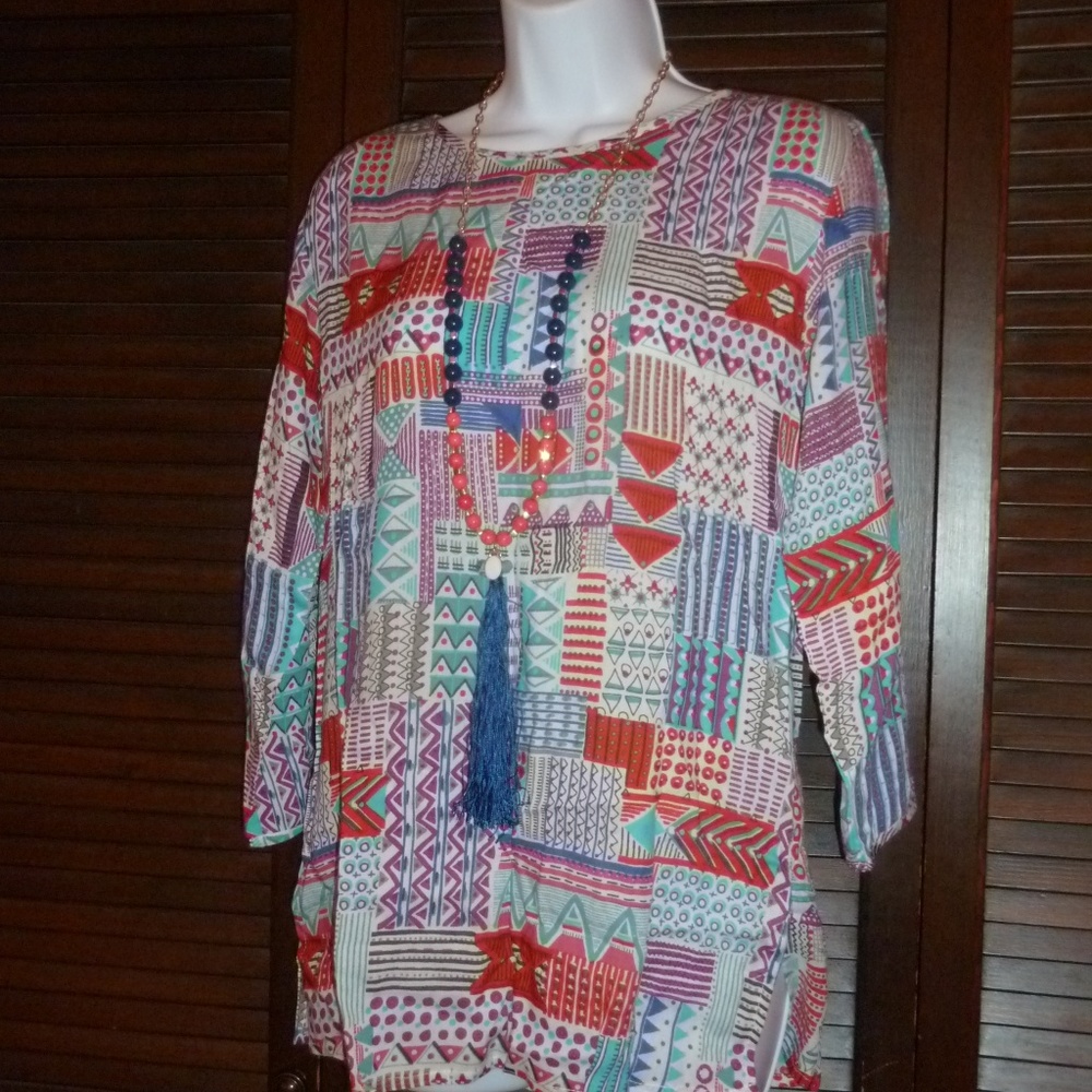 VIVANTE Red Blue Geometric Top & Necklace, S Nwt